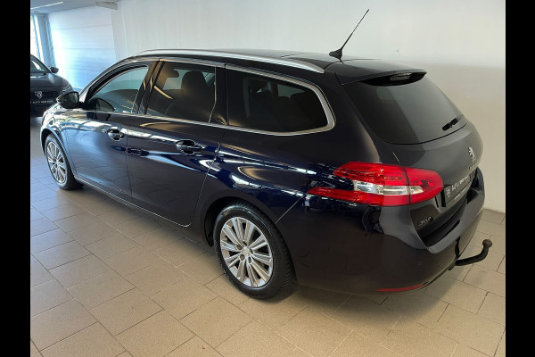 Peugeot 308 SW 1.2 PureTech Blue Lease Premium PANO AIRCO NAVI CRUISE BLUETOOTH TREKHAAK ELEK RAMEN CENT VERG KEURIGE AUTO