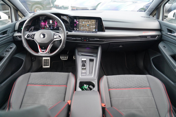 Volkswagen Golf 2.0 TSI GTI | Panorama Schuif/kanteldak | Clubsport | IQ Light | Stuurwiel verwarming | Lane Assist | Camera |