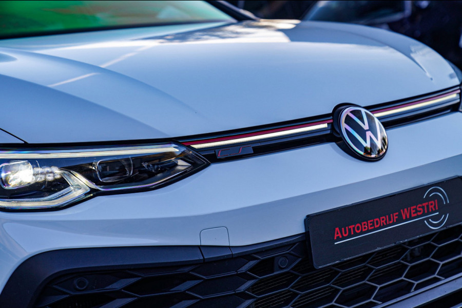 Volkswagen Golf 2.0 TSI GTI | Panorama Schuif/kanteldak | Clubsport | IQ Light | Stuurwiel verwarming | Lane Assist | Camera |