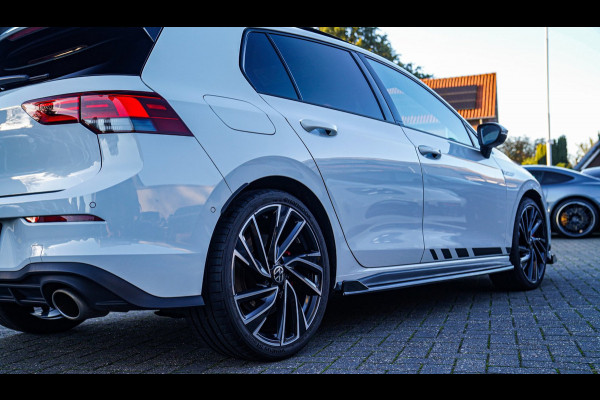 Volkswagen Golf 2.0 TSI GTI | Panorama Schuif/kanteldak | Clubsport | IQ Light | Stuurwiel verwarming | Lane Assist | Camera |