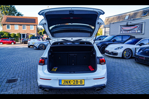 Volkswagen Golf 2.0 TSI GTI | Panorama Schuif/kanteldak | Clubsport | IQ Light | Stuurwiel verwarming | Lane Assist | Camera |
