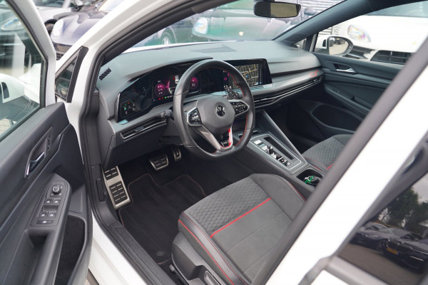 Volkswagen Golf 2.0 TSI GTI | Panorama Schuif/kanteldak | Clubsport | IQ Light | Stuurwiel verwarming | Lane Assist | Camera |