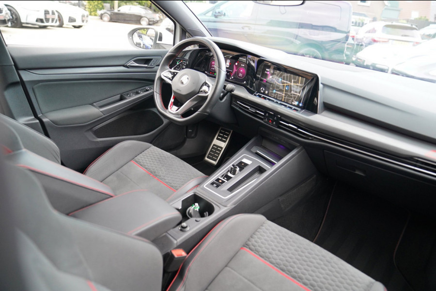 Volkswagen Golf 2.0 TSI GTI | Panorama Schuif/kanteldak | Clubsport | IQ Light | Stuurwiel verwarming | Lane Assist | Camera |