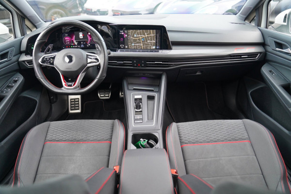 Volkswagen Golf 2.0 TSI GTI | Panorama Schuif/kanteldak | Clubsport | IQ Light | Stuurwiel verwarming | Lane Assist | Camera |