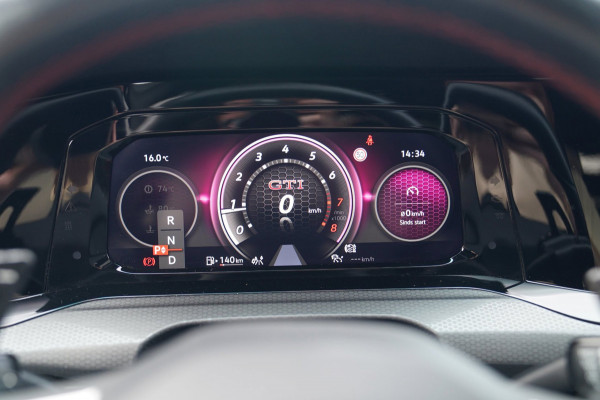 Volkswagen Golf 2.0 TSI GTI | Panorama Schuif/kanteldak | Clubsport | IQ Light | Stuurwiel verwarming | Lane Assist | Camera |