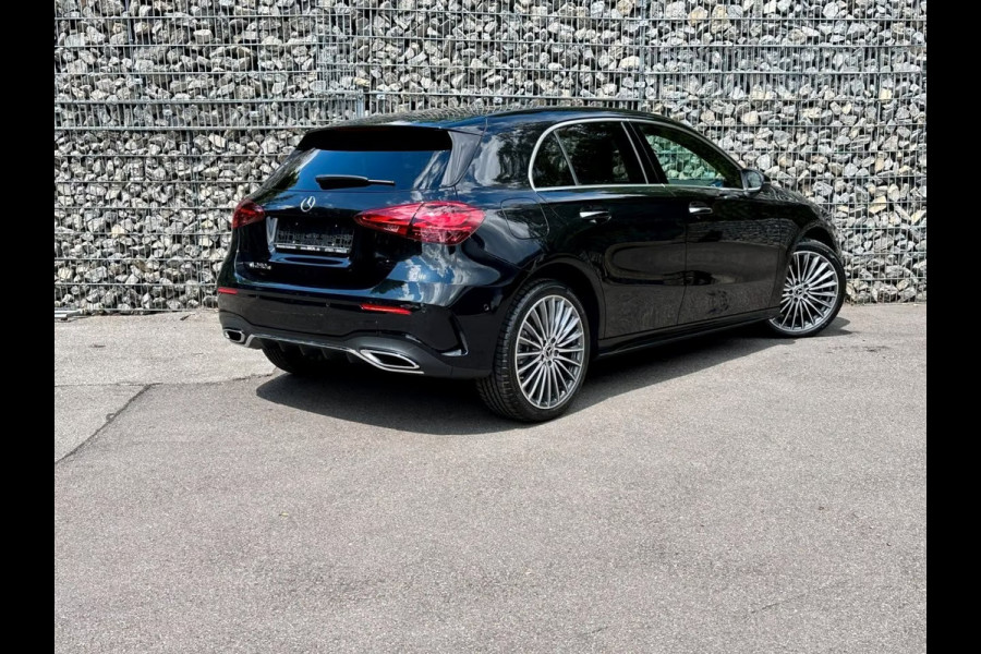 Mercedes-Benz A-Klasse 250 e AMG ** HIGH LED, NAVI+, PANO, CAMERA, KEYLESS, SPIEGEL, 19-inch LMV ** Nw - UNFALLFREI ** ** INFORMEER OOK NAAR ONZE AANTREKKELIJKE FINANCIAL-LEASE TARIEVEN **