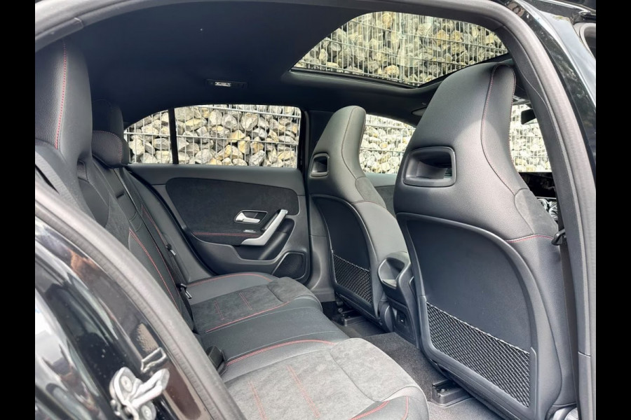 Mercedes-Benz A-Klasse 250 e AMG ** HIGH LED, NAVI+, PANO, CAMERA, KEYLESS, SPIEGEL, 19-inch LMV ** Nw - UNFALLFREI ** ** INFORMEER OOK NAAR ONZE AANTREKKELIJKE FINANCIAL-LEASE TARIEVEN **