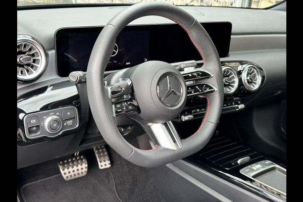 Mercedes-Benz A-Klasse 250 e AMG ** HIGH LED, NAVI+, PANO, CAMERA, KEYLESS, SPIEGEL, 19-inch LMV ** Nw - UNFALLFREI ** ** INFORMEER OOK NAAR ONZE AANTREKKELIJKE FINANCIAL-LEASE TARIEVEN **