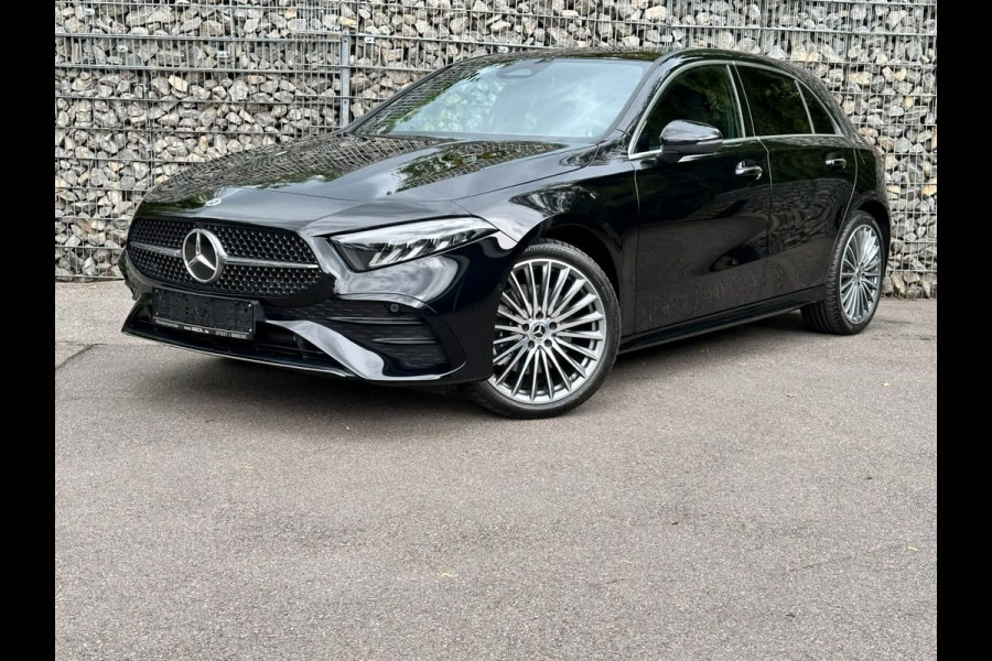 Mercedes-Benz A-Klasse 250 e AMG ** HIGH LED, NAVI+, PANO, CAMERA, KEYLESS, SPIEGEL, 19-inch LMV ** Nw - UNFALLFREI ** ** INFORMEER OOK NAAR ONZE AANTREKKELIJKE FINANCIAL-LEASE TARIEVEN **