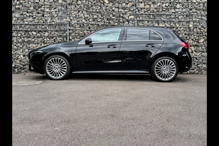 Mercedes-Benz A-Klasse 250 e AMG ** HIGH LED, NAVI+, PANO, CAMERA, KEYLESS, SPIEGEL, 19-inch LMV ** Nw - UNFALLFREI ** ** INFORMEER OOK NAAR ONZE AANTREKKELIJKE FINANCIAL-LEASE TARIEVEN **