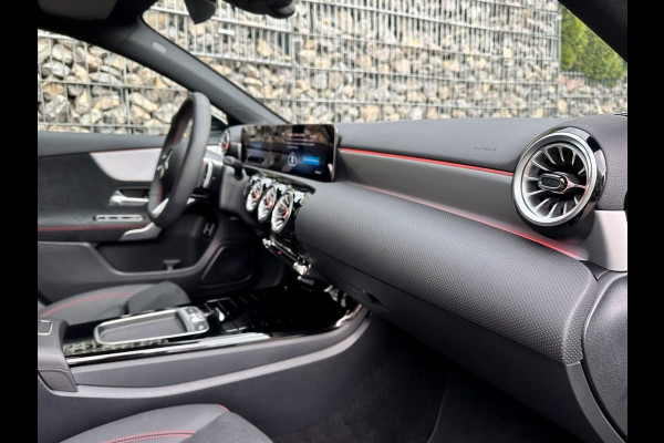 Mercedes-Benz A-Klasse 250 e AMG ** HIGH LED, NAVI+, PANO, CAMERA, KEYLESS, SPIEGEL, 19-inch LMV ** Nw - UNFALLFREI ** ** INFORMEER OOK NAAR ONZE AANTREKKELIJKE FINANCIAL-LEASE TARIEVEN **