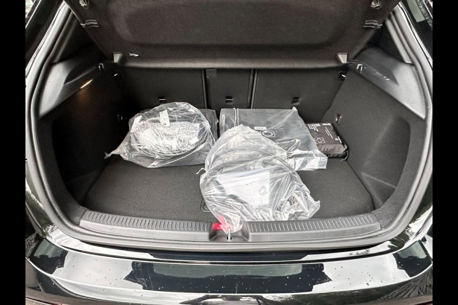 Mercedes-Benz A-Klasse 250 e AMG ** HIGH LED, NAVI+, PANO, CAMERA, KEYLESS, SPIEGEL, 19-inch LMV ** Nw - UNFALLFREI ** ** INFORMEER OOK NAAR ONZE AANTREKKELIJKE FINANCIAL-LEASE TARIEVEN **