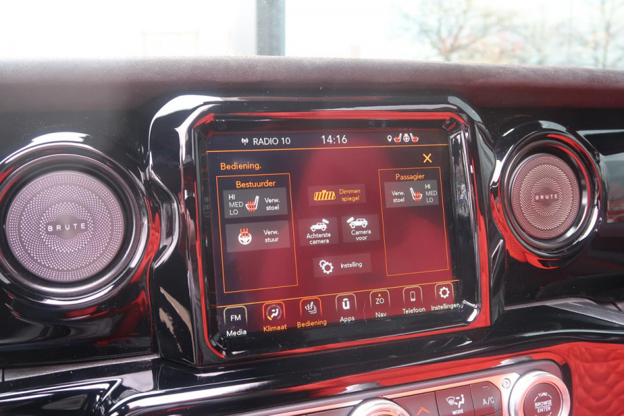 Jeep Wrangler BRUTE Richmond / BRUTE PERFOMANCE / Hermes Interieur