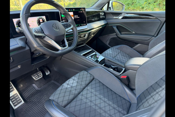 Volkswagen Tiguan 1.5 eHybrid R-Line Edition |IQ.Light |Panorama dak | Lichtmetalen Velgen 20"| Plug-in |Trekhaak| Stoelverwarming