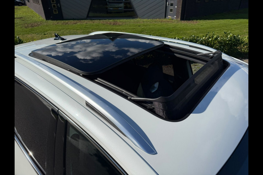 Volkswagen Tiguan 1.5 eHybrid R-Line Edition |IQ.Light |Panorama dak | Lichtmetalen Velgen 20"| Plug-in |Trekhaak| Stoelverwarming