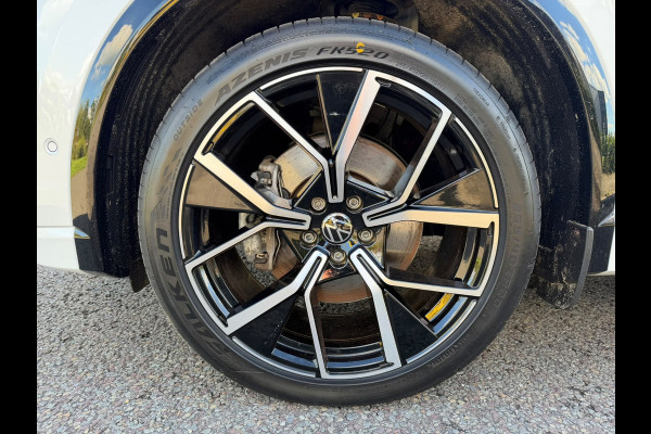 Volkswagen Tiguan 1.5 eHybrid R-Line Edition |IQ.Light |Panorama dak | Lichtmetalen Velgen 20"| Plug-in |Trekhaak| Stoelverwarming