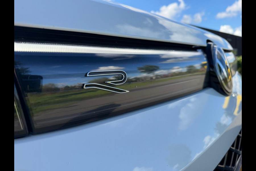 Volkswagen Tiguan 1.5 eHybrid R-Line Edition |IQ.Light |Panorama dak | Lichtmetalen Velgen 20"| Plug-in |Trekhaak| Stoelverwarming