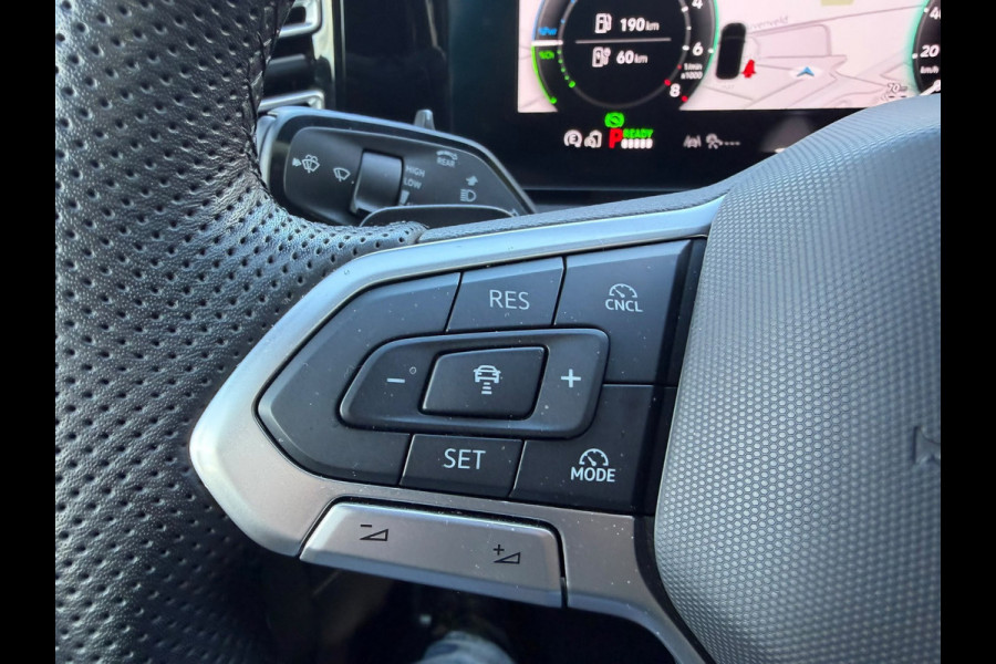 Volkswagen Tiguan 1.5 eHybrid R-Line Edition |IQ.Light |Panorama dak | Lichtmetalen Velgen 20"| Plug-in |Trekhaak| Stoelverwarming