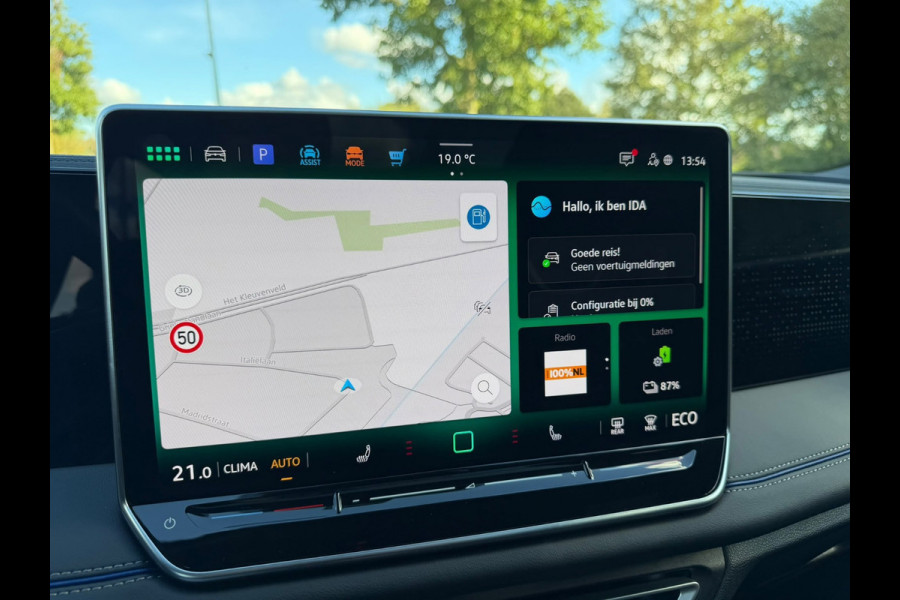 Volkswagen Tiguan 1.5 eHybrid R-Line Edition |IQ.Light |Panorama dak | Lichtmetalen Velgen 20"| Plug-in |Trekhaak| Stoelverwarming