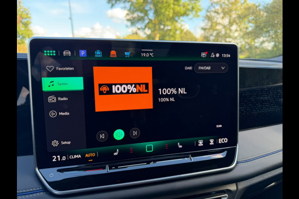 Volkswagen Tiguan 1.5 eHybrid R-Line Edition |IQ.Light |Panorama dak | Lichtmetalen Velgen 20"| Plug-in |Trekhaak| Stoelverwarming