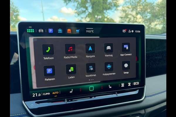 Volkswagen Tiguan 1.5 eHybrid R-Line Edition |IQ.Light |Panorama dak | Lichtmetalen Velgen 20"| Plug-in |Trekhaak| Stoelverwarming