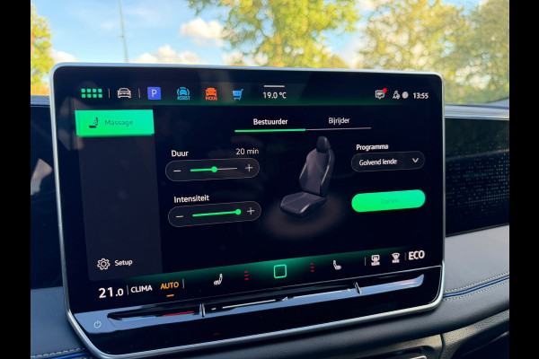 Volkswagen Tiguan 1.5 eHybrid R-Line Edition |IQ.Light |Panorama dak | Lichtmetalen Velgen 20"| Plug-in |Trekhaak| Stoelverwarming