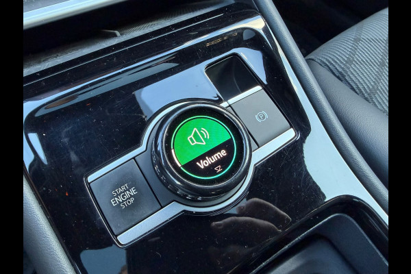 Volkswagen Tiguan 1.5 eHybrid R-Line Edition |IQ.Light |Panorama dak | Lichtmetalen Velgen 20"| Plug-in |Trekhaak| Stoelverwarming