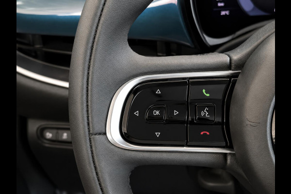 Fiat 500E 42 kWh DEMO ! Navigatie by Apple Carplay Android Auto camera Parkeersensoren rondom Dodehoekdetectie Cruise Control Stoelverwarming Keyless Entry Climate Control