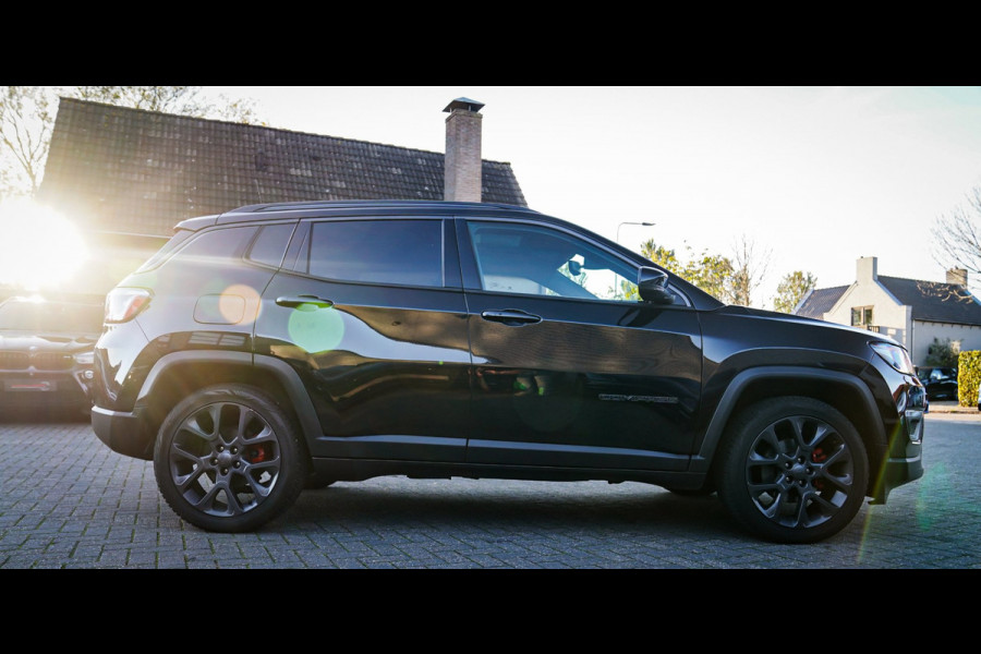 Jeep Compass 1.3T S | Panorama | Luxe Leder | Park Assist | Adaptieve Cruise LED | Achteruitrijcamera | Alpine Sound System |