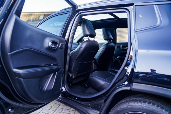 Jeep Compass 1.3T S | Panorama | Luxe Leder | Park Assist | Adaptieve Cruise LED | Achteruitrijcamera | Alpine Sound System |