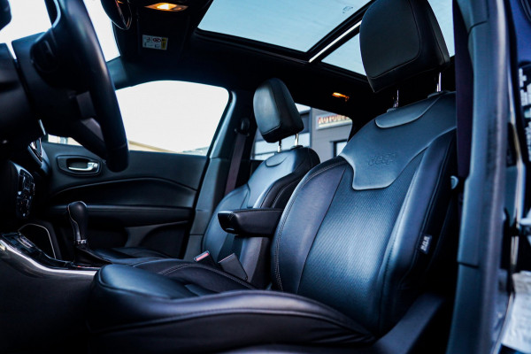 Jeep Compass 1.3T S | Panorama | Luxe Leder | Park Assist | Adaptieve Cruise LED | Achteruitrijcamera | Alpine Sound System |