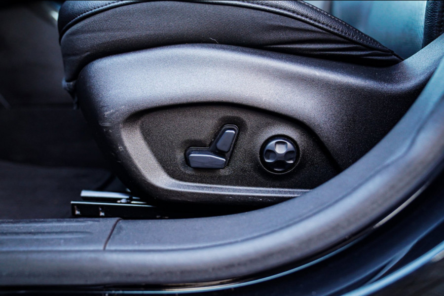 Jeep Compass 1.3T S | Panorama | Luxe Leder | Park Assist | Adaptieve Cruise LED | Achteruitrijcamera | Alpine Sound System |