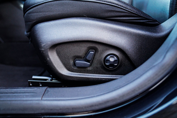 Jeep Compass 1.3T S | Panorama | Luxe Leder | Park Assist | Adaptieve Cruise LED | Achteruitrijcamera | Alpine Sound System |