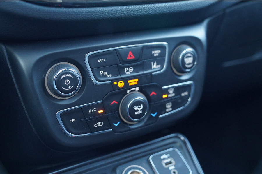 Jeep Compass 1.3T S | Panorama | Luxe Leder | Park Assist | Adaptieve Cruise LED | Achteruitrijcamera | Alpine Sound System |