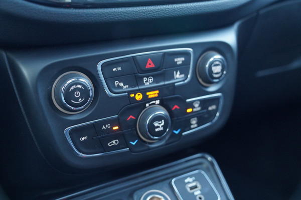 Jeep Compass 1.3T S | Panorama | Luxe Leder | Park Assist | Adaptieve Cruise LED | Achteruitrijcamera | Alpine Sound System |