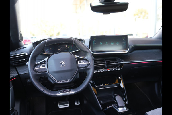 Peugeot e-2008 EV GT Pack 50 kWh SOH 95% | Panoramisch schuifdak | Apple Carplay/Android Auto | Voorstoelen verwarmd