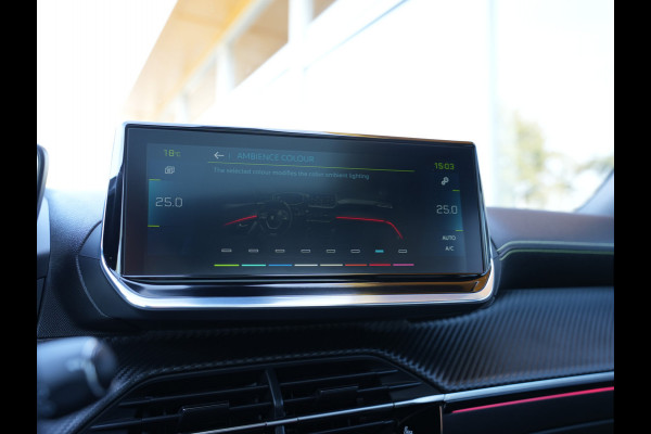 Peugeot e-2008 EV GT Pack 50 kWh SOH 95% | Panoramisch schuifdak | Apple Carplay/Android Auto | Voorstoelen verwarmd