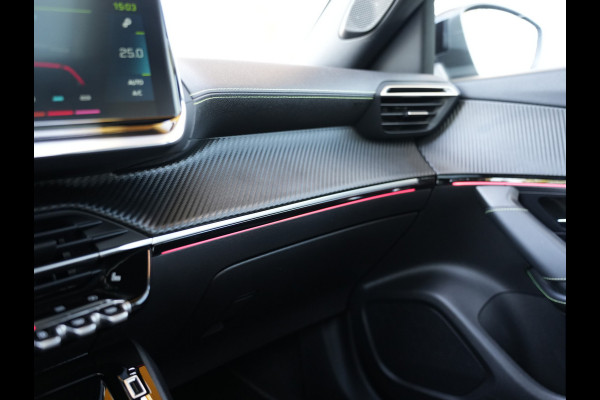 Peugeot e-2008 EV GT Pack 50 kWh SOH 95% | Panoramisch schuifdak | Apple Carplay/Android Auto | Voorstoelen verwarmd