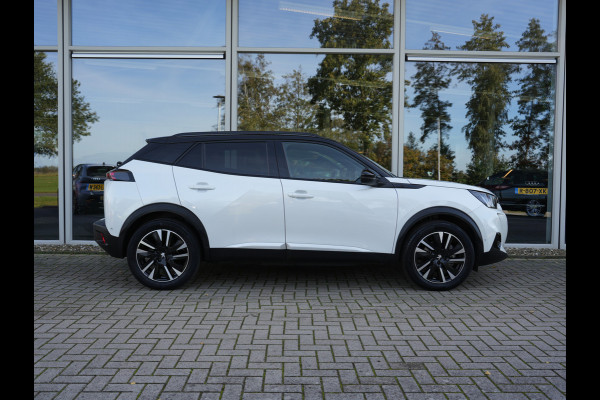 Peugeot e-2008 EV GT Pack 50 kWh SOH 95% | Panoramisch schuifdak | Apple Carplay/Android Auto | Voorstoelen verwarmd
