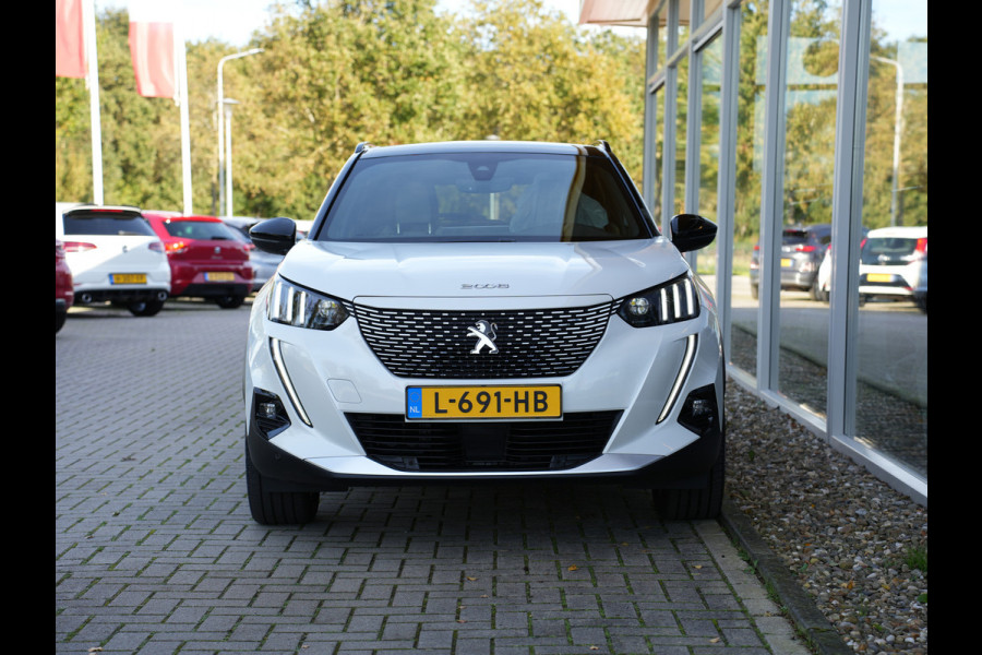 Peugeot e-2008 EV GT Pack 50 kWh SOH 95% | Panoramisch schuifdak | Apple Carplay/Android Auto | Voorstoelen verwarmd