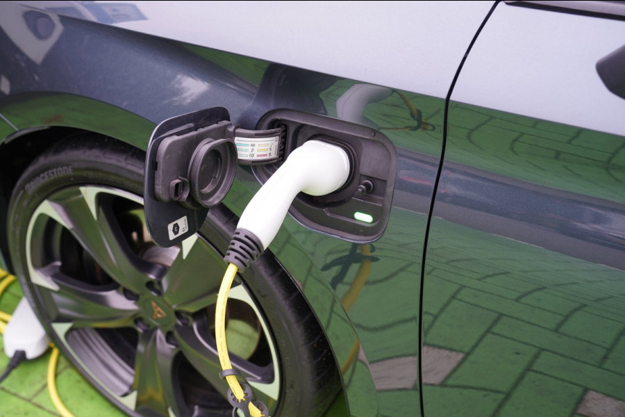 CUPRA Leon 1.4 e-Hybrid VZ Adrenaline | Prijs rijklaar incl. 12 mnd garantie | Stoel/Stuur verwarming Pdc Lmv Climate Carplay