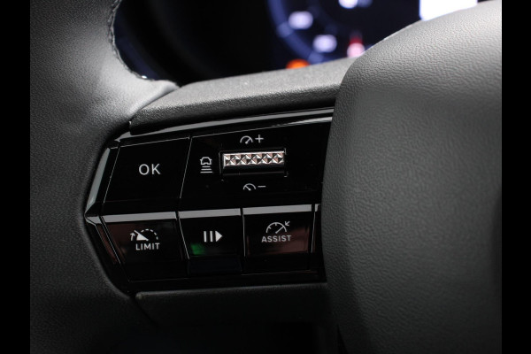 Alfa Romeo junior Elettrica Automaat 156PK Adaptieve Cruise Control LMV 18 inch Full Led Matrix Parkeer sensoren Navigatie Apple Carplay / Android auto  Climate Control