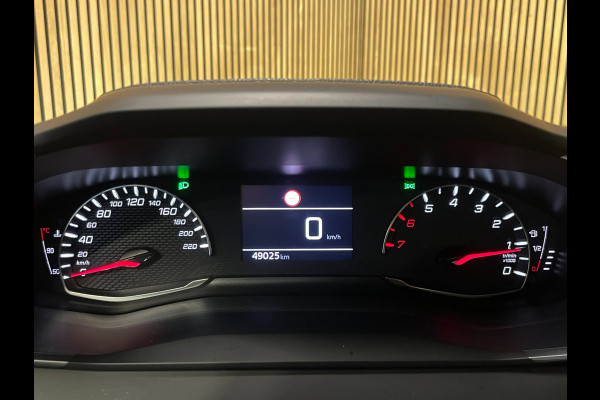 Peugeot 2008 1.2 PureTech Allure Pack|AFN.TREKHAAK|1/2 LEDER|CAMERA|CARPLAY|CRUISE+CLIMATE CONTROL|LANE-ASSIST|NAVIGATIE|DASHCAM|