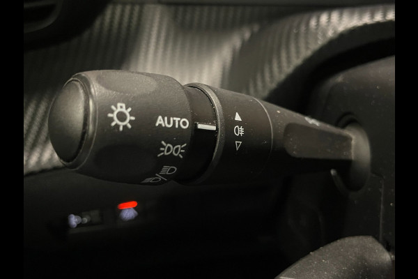 Peugeot 2008 1.2 PureTech Allure Pack|AFN.TREKHAAK|1/2 LEDER|CAMERA|CARPLAY|CRUISE+CLIMATE CONTROL|LANE-ASSIST|NAVIGATIE|DASHCAM|