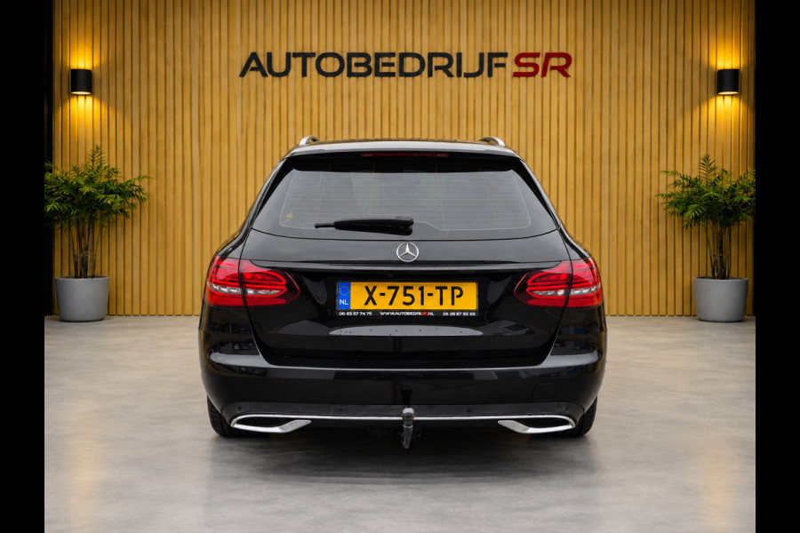 Mercedes-Benz C-Klasse Estate 180 Premium Pack Trekhaak! Camera! Burmester! Sfeerverlichting! Navi! Dab! Night Pakket!