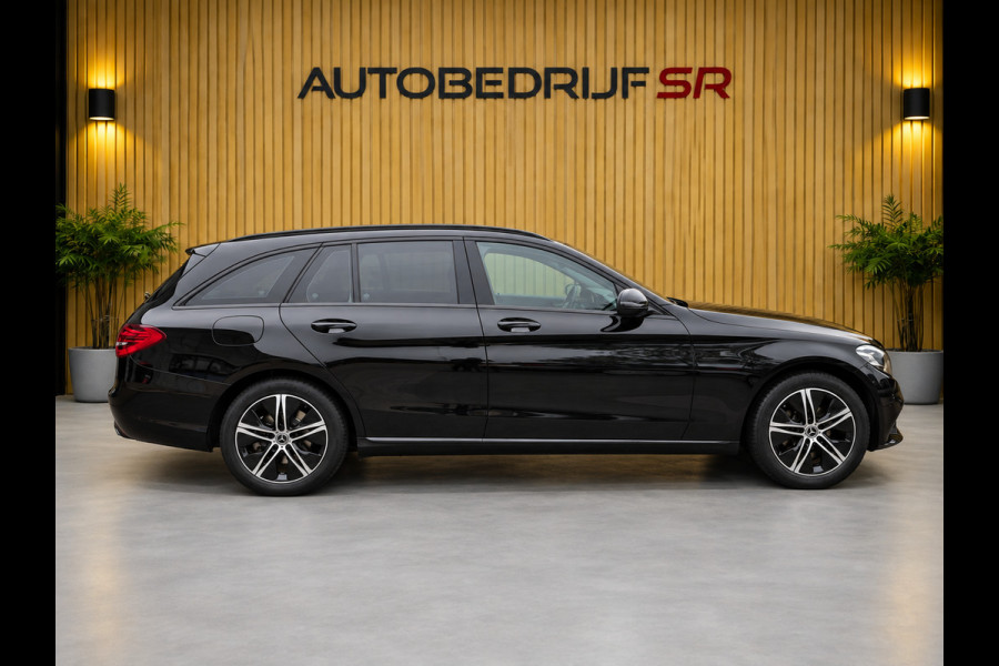 Mercedes-Benz C-Klasse Estate 180 Premium Pack Trekhaak! Camera! Burmester! Sfeerverlichting! Navi! Dab! Night Pakket!
