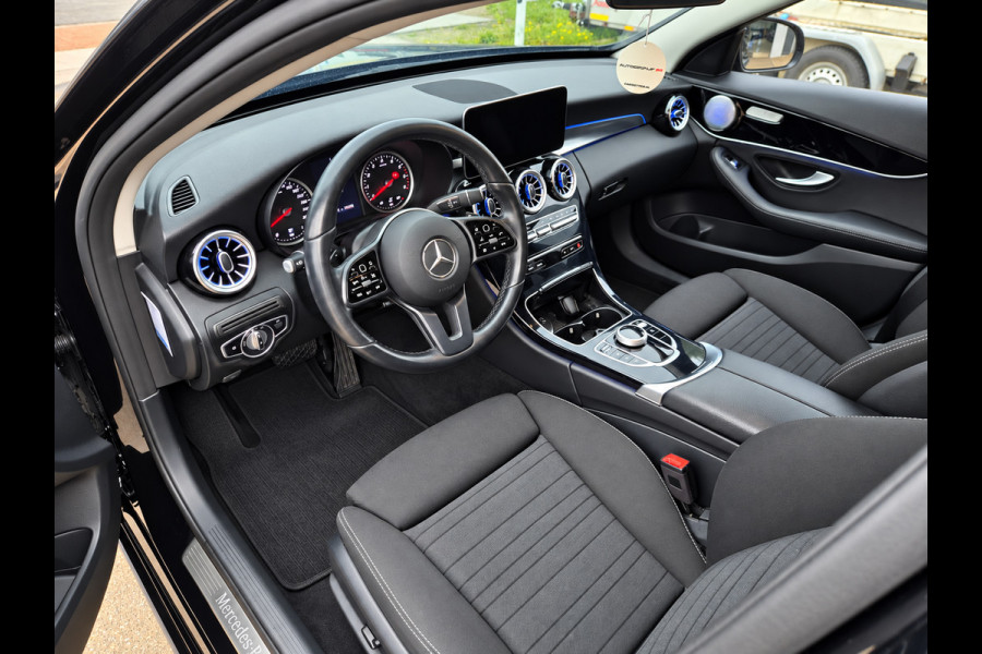 Mercedes-Benz C-Klasse Estate 180 Premium Pack Trekhaak! Camera! Burmester! Sfeerverlichting! Navi! Dab! Night Pakket!