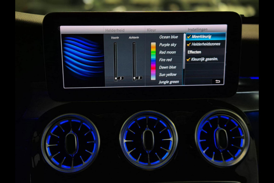 Mercedes-Benz C-Klasse Estate 180 Premium Pack Trekhaak! Camera! Burmester! Sfeerverlichting! Navi! Dab! Night Pakket!