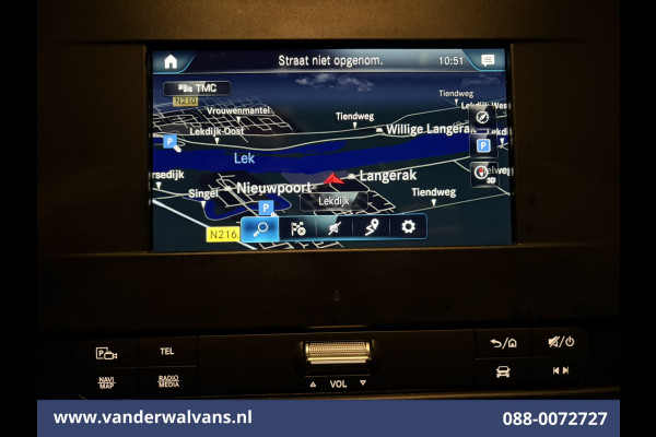 Mercedes-Benz Sprinter 317 CDI 170pk L3H2 Euro6 Airco | 360 Graden Camera | Navigatie | Chauffeursstoel | Apple Carplay Cruisecontrol, Android Auto, Stoelverwarming, 270 Graden Achterdeuren, Parkeersensoren, Bijrijdersbank