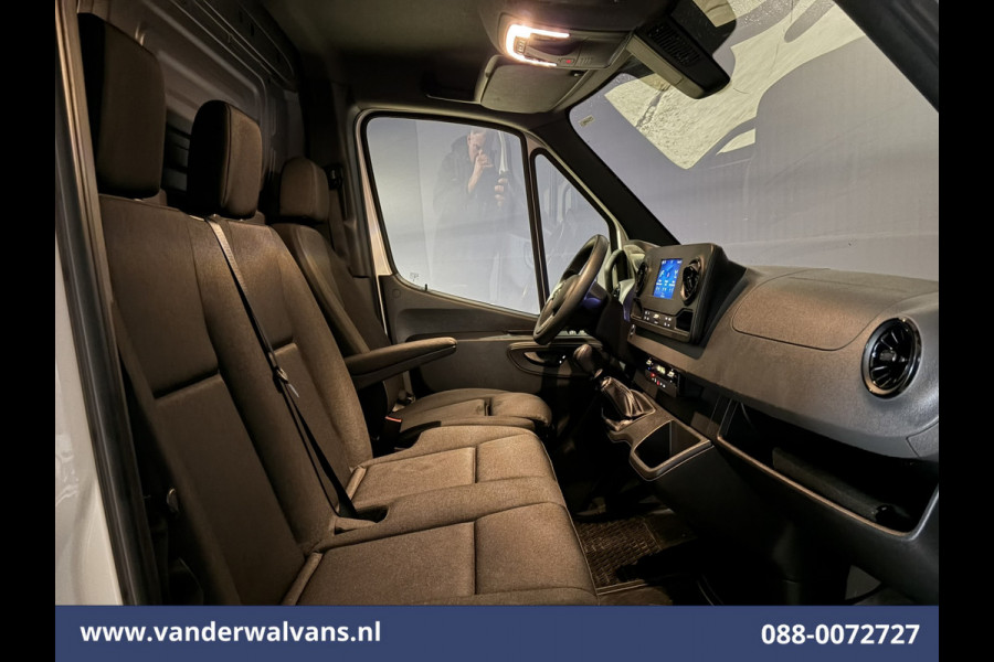 Mercedes-Benz Sprinter 317 CDI 170pk L3H2 Euro6 Airco | 360 Graden Camera | Navigatie | Chauffeursstoel | Apple Carplay Cruisecontrol, Android Auto, Stoelverwarming, 270 Graden Achterdeuren, Parkeersensoren, Bijrijdersbank